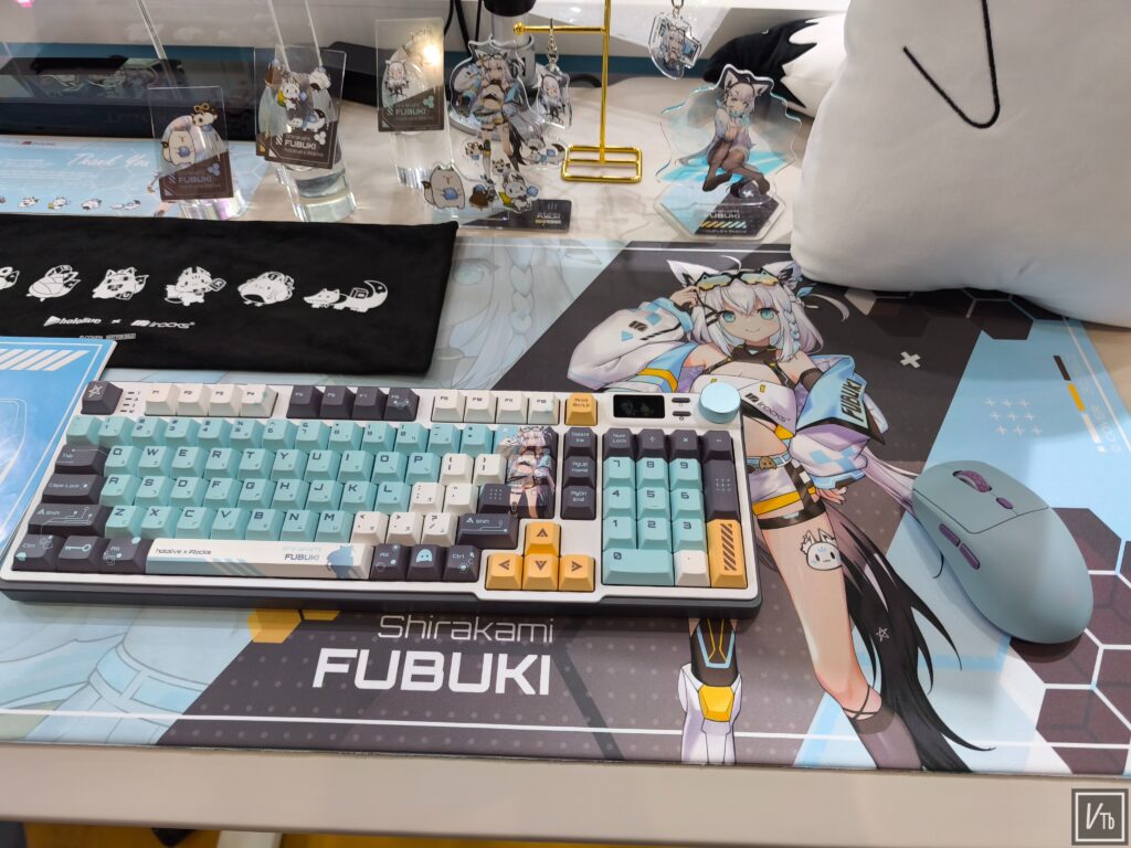 白上吹雪聯名商品降臨Computex,iRocks鍵盤與工學椅現場實拍 圖 2