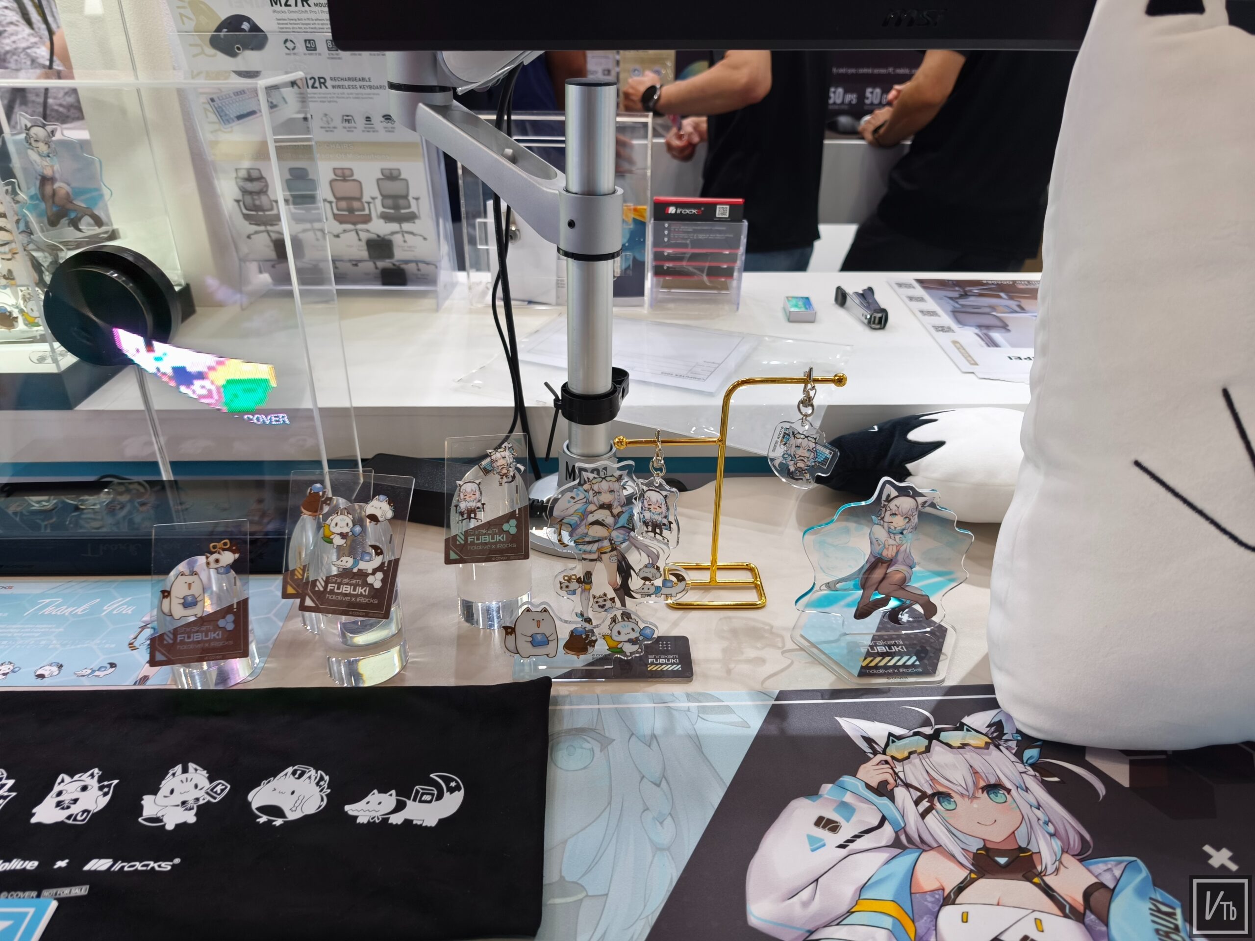 白上吹雪聯名商品降臨Computex，iRocks鍵盤與工學椅現場實拍 圖 7