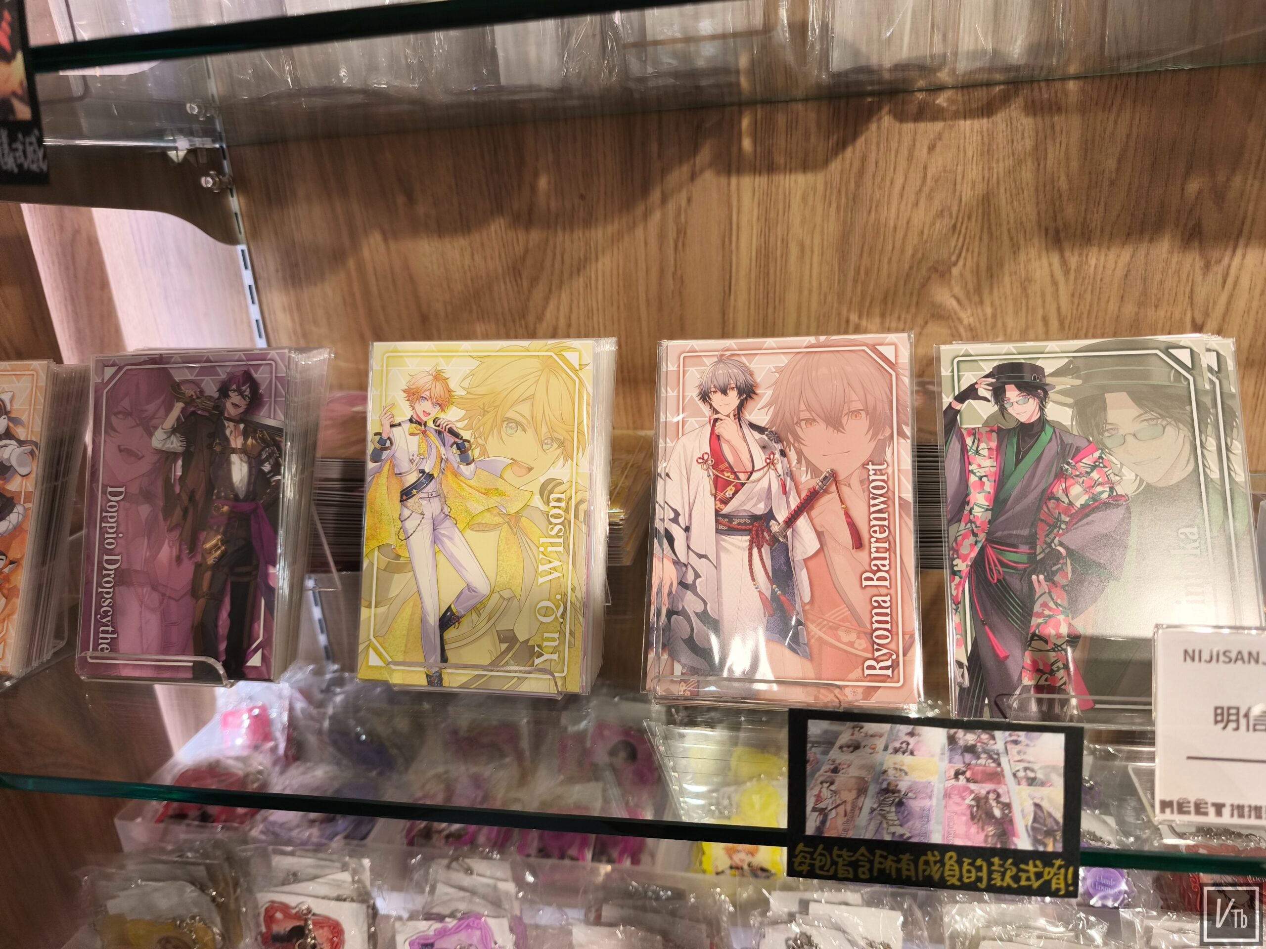 圖輯／NIJISANJI EN週年紀念商品，登陸台北車站地下商場 圖 4