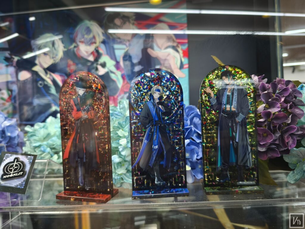 月蝕屋二週年 子午計畫 animate 佈置商品展示立牌。現場拍攝。