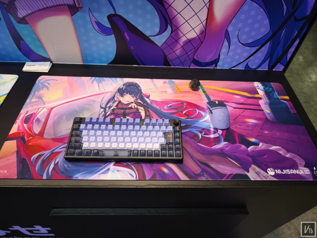 Arbiter Studio × NIJISANJI EN Meloco Kyoran 大滑鼠墊