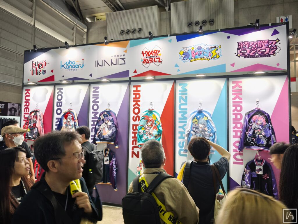 BLACK BALLOON MARKET hololive聯名刺繡橫須賀外套現場展示