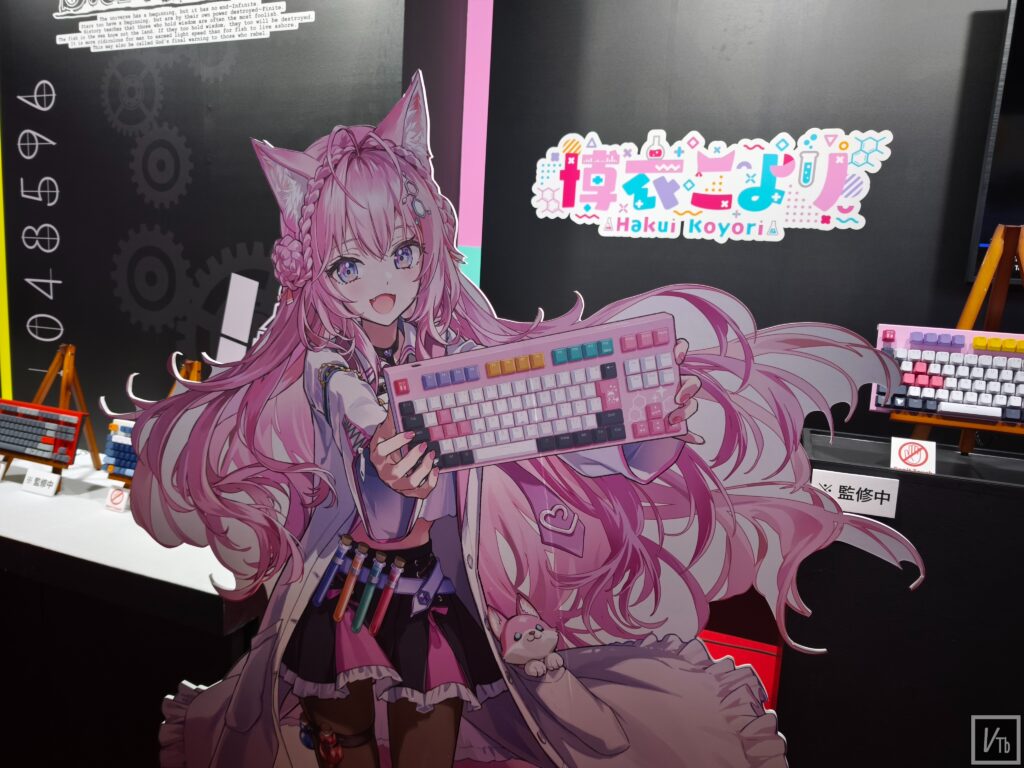 博衣小夜璃展示立牌特寫